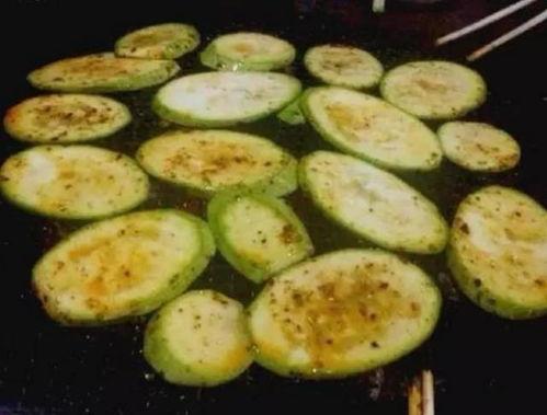 小瓜可以烤着吃吗,美味烤小瓜，尽享夏日风味