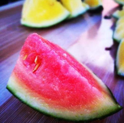 山东平原吃瓜,瓜果飘香，共享清凉时光