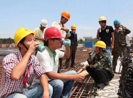 打不死的小强吃瓜,吃瓜群众眼中的娱乐圈风云