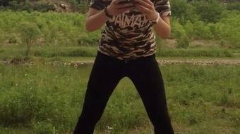 肖旭吃瓜gif,笑料百出，网友直呼“太真实”